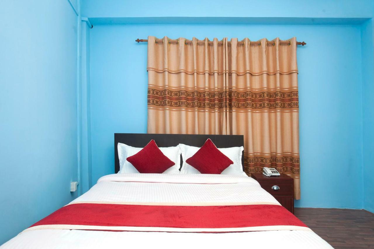 Hotel Crossroads Kathmandu Exterior photo