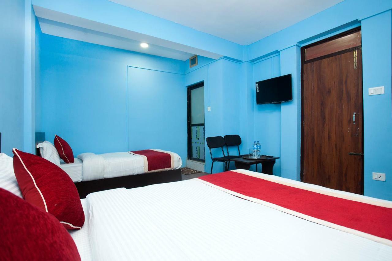 Hotel Crossroads Kathmandu Exterior photo